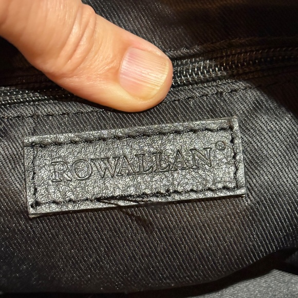 Rowallan of Scotland Genuine Leather Convertible Crossbody Backpack 11.5" X 10" - Picture 11 of 16